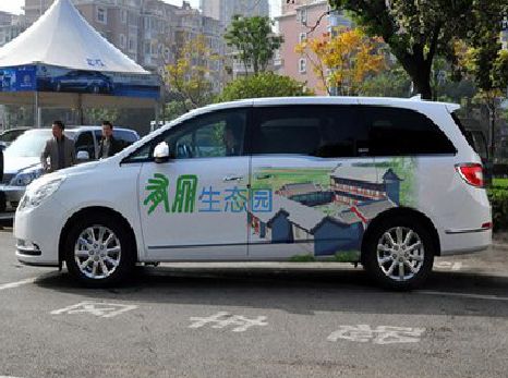 信阳户外车贴喷绘如何保持效果?